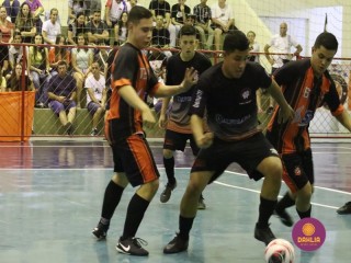 
<a style='margin-left: 5px;' class='btn btn-xs btn-social btn-facebook' href='https://www.facebook.com/sharer/sharer.php?u=https://boladovale.com.br/imgs/800-800-90/conteudo/fotos/1500/img9877.jpg' rel='popup' data-width='500' data-height='400'><i class='fa fa-facebook'></i>Compartilhar <span class='hidden-xs'>no Facebook</span>
</a> 
<a class='btn btn-default btn-xs' target='_blank' href='imgs/800-800-90/conteudo/fotos/1500/img9877.jpg'>
<span class='glyphicon glyphicon-cloud-download'></span> Salvar
</a> 
<span></span>