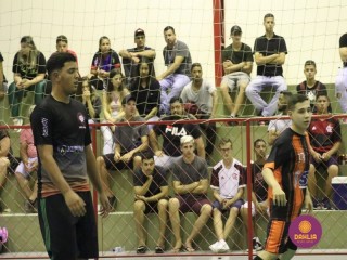 
<a style='margin-left: 5px;' class='btn btn-xs btn-social btn-facebook' href='https://www.facebook.com/sharer/sharer.php?u=https://boladovale.com.br/imgs/800-800-90/conteudo/fotos/1500/img9879.jpg' rel='popup' data-width='500' data-height='400'><i class='fa fa-facebook'></i>Compartilhar <span class='hidden-xs'>no Facebook</span>
</a> 
<a class='btn btn-default btn-xs' target='_blank' href='imgs/800-800-90/conteudo/fotos/1500/img9879.jpg'>
<span class='glyphicon glyphicon-cloud-download'></span> Salvar
</a> 
<span></span>