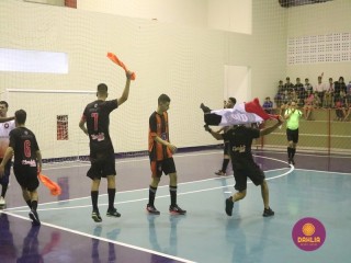 
<a style='margin-left: 5px;' class='btn btn-xs btn-social btn-facebook' href='https://www.facebook.com/sharer/sharer.php?u=https://boladovale.com.br/imgs/800-800-90/conteudo/fotos/1500/img9891.jpg' rel='popup' data-width='500' data-height='400'><i class='fa fa-facebook'></i>Compartilhar <span class='hidden-xs'>no Facebook</span>
</a> 
<a class='btn btn-default btn-xs' target='_blank' href='imgs/800-800-90/conteudo/fotos/1500/img9891.jpg'>
<span class='glyphicon glyphicon-cloud-download'></span> Salvar
</a> 
<span></span>