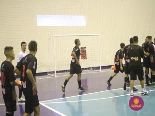 
<a style='margin-left: 5px;' class='btn btn-xs btn-social btn-facebook' href='https://www.facebook.com/sharer/sharer.php?u=https://boladovale.com.br/imgs/800-800-90/conteudo/fotos/1500/img9894.jpg' rel='popup' data-width='500' data-height='400'><i class='fa fa-facebook'></i>Compartilhar <span class='hidden-xs'>no Facebook</span>
</a> 
<a class='btn btn-default btn-xs' target='_blank' href='imgs/800-800-90/conteudo/fotos/1500/img9894.jpg'>
<span class='glyphicon glyphicon-cloud-download'></span> Salvar
</a> 
<span></span>