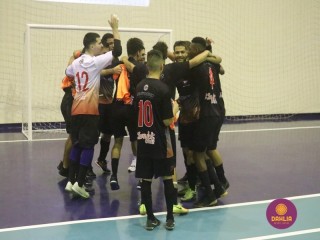 
<a style='margin-left: 5px;' class='btn btn-xs btn-social btn-facebook' href='https://www.facebook.com/sharer/sharer.php?u=https://boladovale.com.br/imgs/800-800-90/conteudo/fotos/1500/img9898.jpg' rel='popup' data-width='500' data-height='400'><i class='fa fa-facebook'></i>Compartilhar <span class='hidden-xs'>no Facebook</span>
</a> 
<a class='btn btn-default btn-xs' target='_blank' href='imgs/800-800-90/conteudo/fotos/1500/img9898.jpg'>
<span class='glyphicon glyphicon-cloud-download'></span> Salvar
</a> 
<span></span>