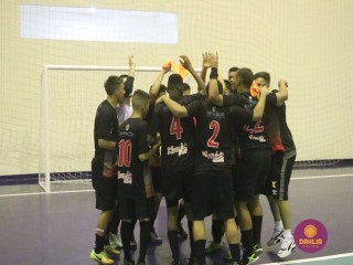 
<a style='margin-left: 5px;' class='btn btn-xs btn-social btn-facebook' href='https://www.facebook.com/sharer/sharer.php?u=https://boladovale.com.br/imgs/800-800-90/conteudo/fotos/1500/img9899.jpg' rel='popup' data-width='500' data-height='400'><i class='fa fa-facebook'></i>Compartilhar <span class='hidden-xs'>no Facebook</span>
</a> 
<a class='btn btn-default btn-xs' target='_blank' href='imgs/800-800-90/conteudo/fotos/1500/img9899.jpg'>
<span class='glyphicon glyphicon-cloud-download'></span> Salvar
</a> 
<span></span>