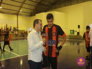 
<a style='margin-left: 5px;' class='btn btn-xs btn-social btn-facebook' href='https://www.facebook.com/sharer/sharer.php?u=https://boladovale.com.br/imgs/800-800-90/conteudo/fotos/1500/img9900.jpg' rel='popup' data-width='500' data-height='400'><i class='fa fa-facebook'></i>Compartilhar <span class='hidden-xs'>no Facebook</span>
</a> 
<a class='btn btn-default btn-xs' target='_blank' href='imgs/800-800-90/conteudo/fotos/1500/img9900.jpg'>
<span class='glyphicon glyphicon-cloud-download'></span> Salvar
</a> 
<span></span>