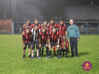 
<a style='margin-left: 5px;' class='btn btn-xs btn-social btn-facebook' href='https://www.facebook.com/sharer/sharer.php?u=https://boladovale.com.br/imgs/800-800-90/conteudo/fotos/1504/img1352.jpg' rel='popup' data-width='500' data-height='400'><i class='fa fa-facebook'></i>Compartilhar <span class='hidden-xs'>no Facebook</span>
</a> 
<a class='btn btn-default btn-xs' target='_blank' href='imgs/800-800-90/conteudo/fotos/1504/img1352.jpg'>
<span class='glyphicon glyphicon-cloud-download'></span> Salvar
</a> 
<span></span>
