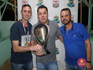 
<a style='margin-left: 5px;' class='btn btn-xs btn-social btn-facebook' href='https://www.facebook.com/sharer/sharer.php?u=https://boladovale.com.br/imgs/800-800-90/conteudo/fotos/1507/img1638.jpg' rel='popup' data-width='500' data-height='400'><i class='fa fa-facebook'></i>Compartilhar <span class='hidden-xs'>no Facebook</span>
</a> 
<a class='btn btn-default btn-xs' target='_blank' href='imgs/800-800-90/conteudo/fotos/1507/img1638.jpg'>
<span class='glyphicon glyphicon-cloud-download'></span> Salvar
</a> 
<span></span>