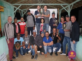 
<a style='margin-left: 5px;' class='btn btn-xs btn-social btn-facebook' href='https://www.facebook.com/sharer/sharer.php?u=https://boladovale.com.br/imgs/800-800-90/conteudo/fotos/1507/img1642.jpg' rel='popup' data-width='500' data-height='400'><i class='fa fa-facebook'></i>Compartilhar <span class='hidden-xs'>no Facebook</span>
</a> 
<a class='btn btn-default btn-xs' target='_blank' href='imgs/800-800-90/conteudo/fotos/1507/img1642.jpg'>
<span class='glyphicon glyphicon-cloud-download'></span> Salvar
</a> 
<span></span>