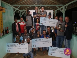 
<a style='margin-left: 5px;' class='btn btn-xs btn-social btn-facebook' href='https://www.facebook.com/sharer/sharer.php?u=https://boladovale.com.br/imgs/800-800-90/conteudo/fotos/1507/img1644.jpg' rel='popup' data-width='500' data-height='400'><i class='fa fa-facebook'></i>Compartilhar <span class='hidden-xs'>no Facebook</span>
</a> 
<a class='btn btn-default btn-xs' target='_blank' href='imgs/800-800-90/conteudo/fotos/1507/img1644.jpg'>
<span class='glyphicon glyphicon-cloud-download'></span> Salvar
</a> 
<span></span>