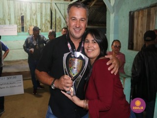 
<a style='margin-left: 5px;' class='btn btn-xs btn-social btn-facebook' href='https://www.facebook.com/sharer/sharer.php?u=https://boladovale.com.br/imgs/800-800-90/conteudo/fotos/1507/img1657.jpg' rel='popup' data-width='500' data-height='400'><i class='fa fa-facebook'></i>Compartilhar <span class='hidden-xs'>no Facebook</span>
</a> 
<a class='btn btn-default btn-xs' target='_blank' href='imgs/800-800-90/conteudo/fotos/1507/img1657.jpg'>
<span class='glyphicon glyphicon-cloud-download'></span> Salvar
</a> 
<span></span>