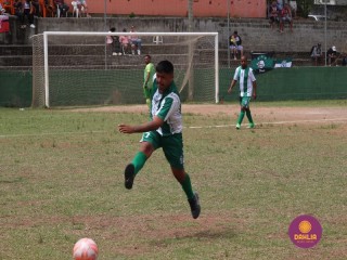 
<a style='margin-left: 5px;' class='btn btn-xs btn-social btn-facebook' href='https://www.facebook.com/sharer/sharer.php?u=https://boladovale.com.br/imgs/800-800-90/conteudo/fotos/1508/img1761.jpg' rel='popup' data-width='500' data-height='400'><i class='fa fa-facebook'></i>Compartilhar <span class='hidden-xs'>no Facebook</span>
</a> 
<a class='btn btn-default btn-xs' target='_blank' href='imgs/800-800-90/conteudo/fotos/1508/img1761.jpg'>
<span class='glyphicon glyphicon-cloud-download'></span> Salvar
</a> 
<span></span>