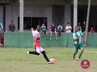 
<a style='margin-left: 5px;' class='btn btn-xs btn-social btn-facebook' href='https://www.facebook.com/sharer/sharer.php?u=https://boladovale.com.br/imgs/800-800-90/conteudo/fotos/1508/img1775.jpg' rel='popup' data-width='500' data-height='400'><i class='fa fa-facebook'></i>Compartilhar <span class='hidden-xs'>no Facebook</span>
</a> 
<a class='btn btn-default btn-xs' target='_blank' href='imgs/800-800-90/conteudo/fotos/1508/img1775.jpg'>
<span class='glyphicon glyphicon-cloud-download'></span> Salvar
</a> 
<span></span>