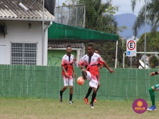 
<a style='margin-left: 5px;' class='btn btn-xs btn-social btn-facebook' href='https://www.facebook.com/sharer/sharer.php?u=https://boladovale.com.br/imgs/800-800-90/conteudo/fotos/1508/img1776.jpg' rel='popup' data-width='500' data-height='400'><i class='fa fa-facebook'></i>Compartilhar <span class='hidden-xs'>no Facebook</span>
</a> 
<a class='btn btn-default btn-xs' target='_blank' href='imgs/800-800-90/conteudo/fotos/1508/img1776.jpg'>
<span class='glyphicon glyphicon-cloud-download'></span> Salvar
</a> 
<span></span>