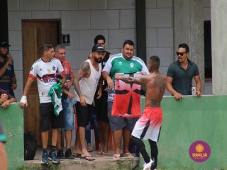 
<a style='margin-left: 5px;' class='btn btn-xs btn-social btn-facebook' href='https://www.facebook.com/sharer/sharer.php?u=https://boladovale.com.br/imgs/800-800-90/conteudo/fotos/1508/img1793.jpg' rel='popup' data-width='500' data-height='400'><i class='fa fa-facebook'></i>Compartilhar <span class='hidden-xs'>no Facebook</span>
</a> 
<a class='btn btn-default btn-xs' target='_blank' href='imgs/800-800-90/conteudo/fotos/1508/img1793.jpg'>
<span class='glyphicon glyphicon-cloud-download'></span> Salvar
</a> 
<span></span>