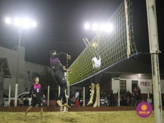 
<a style='margin-left: 5px;' class='btn btn-xs btn-social btn-facebook' href='https://www.facebook.com/sharer/sharer.php?u=https://boladovale.com.br/imgs/800-800-90/conteudo/fotos/1517/img2500.jpg' rel='popup' data-width='500' data-height='400'><i class='fa fa-facebook'></i>Compartilhar <span class='hidden-xs'>no Facebook</span>
</a> 
<a class='btn btn-default btn-xs' target='_blank' href='imgs/800-800-90/conteudo/fotos/1517/img2500.jpg'>
<span class='glyphicon glyphicon-cloud-download'></span> Salvar
</a> 
<span></span>