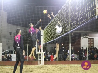 
<a style='margin-left: 5px;' class='btn btn-xs btn-social btn-facebook' href='https://www.facebook.com/sharer/sharer.php?u=https://boladovale.com.br/imgs/800-800-90/conteudo/fotos/1517/img2503.jpg' rel='popup' data-width='500' data-height='400'><i class='fa fa-facebook'></i>Compartilhar <span class='hidden-xs'>no Facebook</span>
</a> 
<a class='btn btn-default btn-xs' target='_blank' href='imgs/800-800-90/conteudo/fotos/1517/img2503.jpg'>
<span class='glyphicon glyphicon-cloud-download'></span> Salvar
</a> 
<span></span>
