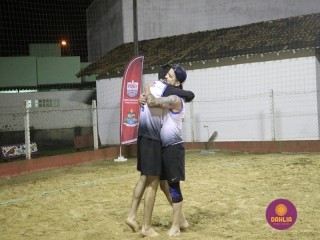 
<a style='margin-left: 5px;' class='btn btn-xs btn-social btn-facebook' href='https://www.facebook.com/sharer/sharer.php?u=https://boladovale.com.br/imgs/800-800-90/conteudo/fotos/1517/img2529.jpg' rel='popup' data-width='500' data-height='400'><i class='fa fa-facebook'></i>Compartilhar <span class='hidden-xs'>no Facebook</span>
</a> 
<a class='btn btn-default btn-xs' target='_blank' href='imgs/800-800-90/conteudo/fotos/1517/img2529.jpg'>
<span class='glyphicon glyphicon-cloud-download'></span> Salvar
</a> 
<span></span>
