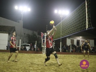 
<a style='margin-left: 5px;' class='btn btn-xs btn-social btn-facebook' href='https://www.facebook.com/sharer/sharer.php?u=https://boladovale.com.br/imgs/800-800-90/conteudo/fotos/1517/img2560.jpg' rel='popup' data-width='500' data-height='400'><i class='fa fa-facebook'></i>Compartilhar <span class='hidden-xs'>no Facebook</span>
</a> 
<a class='btn btn-default btn-xs' target='_blank' href='imgs/800-800-90/conteudo/fotos/1517/img2560.jpg'>
<span class='glyphicon glyphicon-cloud-download'></span> Salvar
</a> 
<span></span>