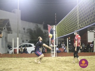 
<a style='margin-left: 5px;' class='btn btn-xs btn-social btn-facebook' href='https://www.facebook.com/sharer/sharer.php?u=https://boladovale.com.br/imgs/800-800-90/conteudo/fotos/1517/img2568.jpg' rel='popup' data-width='500' data-height='400'><i class='fa fa-facebook'></i>Compartilhar <span class='hidden-xs'>no Facebook</span>
</a> 
<a class='btn btn-default btn-xs' target='_blank' href='imgs/800-800-90/conteudo/fotos/1517/img2568.jpg'>
<span class='glyphicon glyphicon-cloud-download'></span> Salvar
</a> 
<span></span>