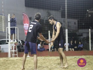 
<a style='margin-left: 5px;' class='btn btn-xs btn-social btn-facebook' href='https://www.facebook.com/sharer/sharer.php?u=https://boladovale.com.br/imgs/800-800-90/conteudo/fotos/1517/img2588.jpg' rel='popup' data-width='500' data-height='400'><i class='fa fa-facebook'></i>Compartilhar <span class='hidden-xs'>no Facebook</span>
</a> 
<a class='btn btn-default btn-xs' target='_blank' href='imgs/800-800-90/conteudo/fotos/1517/img2588.jpg'>
<span class='glyphicon glyphicon-cloud-download'></span> Salvar
</a> 
<span></span>
