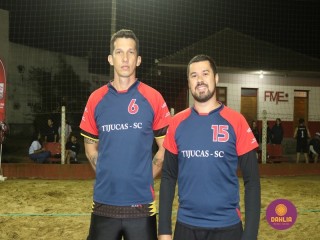 
<a style='margin-left: 5px;' class='btn btn-xs btn-social btn-facebook' href='https://www.facebook.com/sharer/sharer.php?u=https://boladovale.com.br/imgs/800-800-90/conteudo/fotos/1517/img2590.jpg' rel='popup' data-width='500' data-height='400'><i class='fa fa-facebook'></i>Compartilhar <span class='hidden-xs'>no Facebook</span>
</a> 
<a class='btn btn-default btn-xs' target='_blank' href='imgs/800-800-90/conteudo/fotos/1517/img2590.jpg'>
<span class='glyphicon glyphicon-cloud-download'></span> Salvar
</a> 
<span></span>