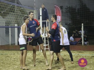 
<a style='margin-left: 5px;' class='btn btn-xs btn-social btn-facebook' href='https://www.facebook.com/sharer/sharer.php?u=https://boladovale.com.br/imgs/800-800-90/conteudo/fotos/1517/img2601.jpg' rel='popup' data-width='500' data-height='400'><i class='fa fa-facebook'></i>Compartilhar <span class='hidden-xs'>no Facebook</span>
</a> 
<a class='btn btn-default btn-xs' target='_blank' href='imgs/800-800-90/conteudo/fotos/1517/img2601.jpg'>
<span class='glyphicon glyphicon-cloud-download'></span> Salvar
</a> 
<span></span>