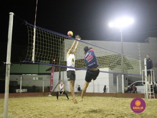
<a style='margin-left: 5px;' class='btn btn-xs btn-social btn-facebook' href='https://www.facebook.com/sharer/sharer.php?u=https://boladovale.com.br/imgs/800-800-90/conteudo/fotos/1517/img2607.jpg' rel='popup' data-width='500' data-height='400'><i class='fa fa-facebook'></i>Compartilhar <span class='hidden-xs'>no Facebook</span>
</a> 
<a class='btn btn-default btn-xs' target='_blank' href='imgs/800-800-90/conteudo/fotos/1517/img2607.jpg'>
<span class='glyphicon glyphicon-cloud-download'></span> Salvar
</a> 
<span></span>