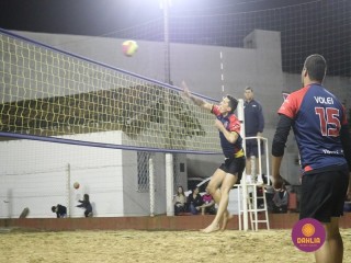 
<a style='margin-left: 5px;' class='btn btn-xs btn-social btn-facebook' href='https://www.facebook.com/sharer/sharer.php?u=https://boladovale.com.br/imgs/800-800-90/conteudo/fotos/1517/img2611.jpg' rel='popup' data-width='500' data-height='400'><i class='fa fa-facebook'></i>Compartilhar <span class='hidden-xs'>no Facebook</span>
</a> 
<a class='btn btn-default btn-xs' target='_blank' href='imgs/800-800-90/conteudo/fotos/1517/img2611.jpg'>
<span class='glyphicon glyphicon-cloud-download'></span> Salvar
</a> 
<span></span>