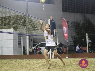 
<a style='margin-left: 5px;' class='btn btn-xs btn-social btn-facebook' href='https://www.facebook.com/sharer/sharer.php?u=https://boladovale.com.br/imgs/800-800-90/conteudo/fotos/1517/img2615.jpg' rel='popup' data-width='500' data-height='400'><i class='fa fa-facebook'></i>Compartilhar <span class='hidden-xs'>no Facebook</span>
</a> 
<a class='btn btn-default btn-xs' target='_blank' href='imgs/800-800-90/conteudo/fotos/1517/img2615.jpg'>
<span class='glyphicon glyphicon-cloud-download'></span> Salvar
</a> 
<span></span>