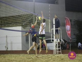 
<a style='margin-left: 5px;' class='btn btn-xs btn-social btn-facebook' href='https://www.facebook.com/sharer/sharer.php?u=https://boladovale.com.br/imgs/800-800-90/conteudo/fotos/1517/img2623.jpg' rel='popup' data-width='500' data-height='400'><i class='fa fa-facebook'></i>Compartilhar <span class='hidden-xs'>no Facebook</span>
</a> 
<a class='btn btn-default btn-xs' target='_blank' href='imgs/800-800-90/conteudo/fotos/1517/img2623.jpg'>
<span class='glyphicon glyphicon-cloud-download'></span> Salvar
</a> 
<span></span>