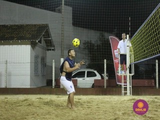 
<a style='margin-left: 5px;' class='btn btn-xs btn-social btn-facebook' href='https://www.facebook.com/sharer/sharer.php?u=https://boladovale.com.br/imgs/800-800-90/conteudo/fotos/1521/img8897.jpg' rel='popup' data-width='500' data-height='400'><i class='fa fa-facebook'></i>Compartilhar <span class='hidden-xs'>no Facebook</span>
</a> 
<a class='btn btn-default btn-xs' target='_blank' href='imgs/800-800-90/conteudo/fotos/1521/img8897.jpg'>
<span class='glyphicon glyphicon-cloud-download'></span> Salvar
</a> 
<span></span>