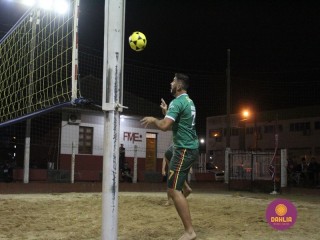 
<a style='margin-left: 5px;' class='btn btn-xs btn-social btn-facebook' href='https://www.facebook.com/sharer/sharer.php?u=https://boladovale.com.br/imgs/800-800-90/conteudo/fotos/1521/img8898.jpg' rel='popup' data-width='500' data-height='400'><i class='fa fa-facebook'></i>Compartilhar <span class='hidden-xs'>no Facebook</span>
</a> 
<a class='btn btn-default btn-xs' target='_blank' href='imgs/800-800-90/conteudo/fotos/1521/img8898.jpg'>
<span class='glyphicon glyphicon-cloud-download'></span> Salvar
</a> 
<span></span>