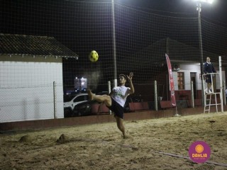 
<a style='margin-left: 5px;' class='btn btn-xs btn-social btn-facebook' href='https://www.facebook.com/sharer/sharer.php?u=https://boladovale.com.br/imgs/800-800-90/conteudo/fotos/1521/img8943.jpg' rel='popup' data-width='500' data-height='400'><i class='fa fa-facebook'></i>Compartilhar <span class='hidden-xs'>no Facebook</span>
</a> 
<a class='btn btn-default btn-xs' target='_blank' href='imgs/800-800-90/conteudo/fotos/1521/img8943.jpg'>
<span class='glyphicon glyphicon-cloud-download'></span> Salvar
</a> 
<span></span>