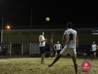 
<a style='margin-left: 5px;' class='btn btn-xs btn-social btn-facebook' href='https://www.facebook.com/sharer/sharer.php?u=https://boladovale.com.br/imgs/800-800-90/conteudo/fotos/1521/img8951.jpg' rel='popup' data-width='500' data-height='400'><i class='fa fa-facebook'></i>Compartilhar <span class='hidden-xs'>no Facebook</span>
</a> 
<a class='btn btn-default btn-xs' target='_blank' href='imgs/800-800-90/conteudo/fotos/1521/img8951.jpg'>
<span class='glyphicon glyphicon-cloud-download'></span> Salvar
</a> 
<span></span>