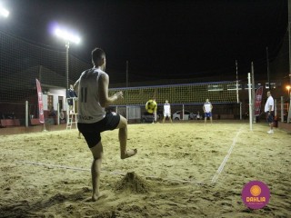 
<a style='margin-left: 5px;' class='btn btn-xs btn-social btn-facebook' href='https://www.facebook.com/sharer/sharer.php?u=https://boladovale.com.br/imgs/800-800-90/conteudo/fotos/1521/img8954.jpg' rel='popup' data-width='500' data-height='400'><i class='fa fa-facebook'></i>Compartilhar <span class='hidden-xs'>no Facebook</span>
</a> 
<a class='btn btn-default btn-xs' target='_blank' href='imgs/800-800-90/conteudo/fotos/1521/img8954.jpg'>
<span class='glyphicon glyphicon-cloud-download'></span> Salvar
</a> 
<span></span>