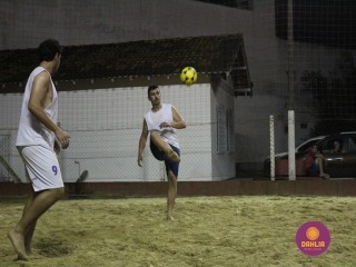 
<a style='margin-left: 5px;' class='btn btn-xs btn-social btn-facebook' href='https://www.facebook.com/sharer/sharer.php?u=https://boladovale.com.br/imgs/800-800-90/conteudo/fotos/1521/img8988.jpg' rel='popup' data-width='500' data-height='400'><i class='fa fa-facebook'></i>Compartilhar <span class='hidden-xs'>no Facebook</span>
</a> 
<a class='btn btn-default btn-xs' target='_blank' href='imgs/800-800-90/conteudo/fotos/1521/img8988.jpg'>
<span class='glyphicon glyphicon-cloud-download'></span> Salvar
</a> 
<span></span>