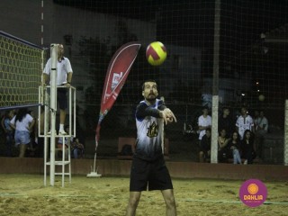 
<a style='margin-left: 5px;' class='btn btn-xs btn-social btn-facebook' href='https://www.facebook.com/sharer/sharer.php?u=https://boladovale.com.br/imgs/800-800-90/conteudo/fotos/1522/img9131.jpg' rel='popup' data-width='500' data-height='400'><i class='fa fa-facebook'></i>Compartilhar <span class='hidden-xs'>no Facebook</span>
</a> 
<a class='btn btn-default btn-xs' target='_blank' href='imgs/800-800-90/conteudo/fotos/1522/img9131.jpg'>
<span class='glyphicon glyphicon-cloud-download'></span> Salvar
</a> 
<span></span>