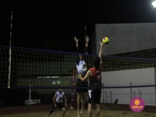 
<a style='margin-left: 5px;' class='btn btn-xs btn-social btn-facebook' href='https://www.facebook.com/sharer/sharer.php?u=https://boladovale.com.br/imgs/800-800-90/conteudo/fotos/1522/img9159.jpg' rel='popup' data-width='500' data-height='400'><i class='fa fa-facebook'></i>Compartilhar <span class='hidden-xs'>no Facebook</span>
</a> 
<a class='btn btn-default btn-xs' target='_blank' href='imgs/800-800-90/conteudo/fotos/1522/img9159.jpg'>
<span class='glyphicon glyphicon-cloud-download'></span> Salvar
</a> 
<span></span>