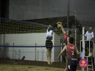
<a style='margin-left: 5px;' class='btn btn-xs btn-social btn-facebook' href='https://www.facebook.com/sharer/sharer.php?u=https://boladovale.com.br/imgs/800-800-90/conteudo/fotos/1522/img9163.jpg' rel='popup' data-width='500' data-height='400'><i class='fa fa-facebook'></i>Compartilhar <span class='hidden-xs'>no Facebook</span>
</a> 
<a class='btn btn-default btn-xs' target='_blank' href='imgs/800-800-90/conteudo/fotos/1522/img9163.jpg'>
<span class='glyphicon glyphicon-cloud-download'></span> Salvar
</a> 
<span></span>