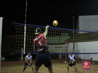
<a style='margin-left: 5px;' class='btn btn-xs btn-social btn-facebook' href='https://www.facebook.com/sharer/sharer.php?u=https://boladovale.com.br/imgs/800-800-90/conteudo/fotos/1522/img9179.jpg' rel='popup' data-width='500' data-height='400'><i class='fa fa-facebook'></i>Compartilhar <span class='hidden-xs'>no Facebook</span>
</a> 
<a class='btn btn-default btn-xs' target='_blank' href='imgs/800-800-90/conteudo/fotos/1522/img9179.jpg'>
<span class='glyphicon glyphicon-cloud-download'></span> Salvar
</a> 
<span></span>