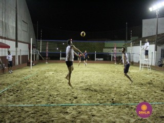 
<a style='margin-left: 5px;' class='btn btn-xs btn-social btn-facebook' href='https://www.facebook.com/sharer/sharer.php?u=https://boladovale.com.br/imgs/800-800-90/conteudo/fotos/1522/img9206.jpg' rel='popup' data-width='500' data-height='400'><i class='fa fa-facebook'></i>Compartilhar <span class='hidden-xs'>no Facebook</span>
</a> 
<a class='btn btn-default btn-xs' target='_blank' href='imgs/800-800-90/conteudo/fotos/1522/img9206.jpg'>
<span class='glyphicon glyphicon-cloud-download'></span> Salvar
</a> 
<span></span>