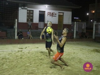 
<a style='margin-left: 5px;' class='btn btn-xs btn-social btn-facebook' href='https://www.facebook.com/sharer/sharer.php?u=https://boladovale.com.br/imgs/800-800-90/conteudo/fotos/1523/img9331.jpg' rel='popup' data-width='500' data-height='400'><i class='fa fa-facebook'></i>Compartilhar <span class='hidden-xs'>no Facebook</span>
</a> 
<a class='btn btn-default btn-xs' target='_blank' href='imgs/800-800-90/conteudo/fotos/1523/img9331.jpg'>
<span class='glyphicon glyphicon-cloud-download'></span> Salvar
</a> 
<span></span>