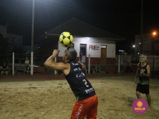 
<a style='margin-left: 5px;' class='btn btn-xs btn-social btn-facebook' href='https://www.facebook.com/sharer/sharer.php?u=https://boladovale.com.br/imgs/800-800-90/conteudo/fotos/1523/img9337.jpg' rel='popup' data-width='500' data-height='400'><i class='fa fa-facebook'></i>Compartilhar <span class='hidden-xs'>no Facebook</span>
</a> 
<a class='btn btn-default btn-xs' target='_blank' href='imgs/800-800-90/conteudo/fotos/1523/img9337.jpg'>
<span class='glyphicon glyphicon-cloud-download'></span> Salvar
</a> 
<span></span>