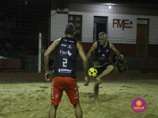 
<a style='margin-left: 5px;' class='btn btn-xs btn-social btn-facebook' href='https://www.facebook.com/sharer/sharer.php?u=https://boladovale.com.br/imgs/800-800-90/conteudo/fotos/1523/img9340.jpg' rel='popup' data-width='500' data-height='400'><i class='fa fa-facebook'></i>Compartilhar <span class='hidden-xs'>no Facebook</span>
</a> 
<a class='btn btn-default btn-xs' target='_blank' href='imgs/800-800-90/conteudo/fotos/1523/img9340.jpg'>
<span class='glyphicon glyphicon-cloud-download'></span> Salvar
</a> 
<span></span>