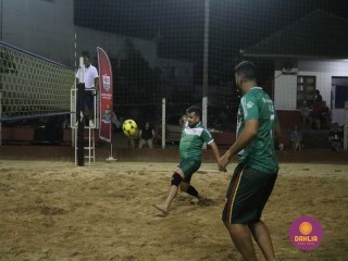 
<a style='margin-left: 5px;' class='btn btn-xs btn-social btn-facebook' href='https://www.facebook.com/sharer/sharer.php?u=https://boladovale.com.br/imgs/800-800-90/conteudo/fotos/1523/img9353.jpg' rel='popup' data-width='500' data-height='400'><i class='fa fa-facebook'></i>Compartilhar <span class='hidden-xs'>no Facebook</span>
</a> 
<a class='btn btn-default btn-xs' target='_blank' href='imgs/800-800-90/conteudo/fotos/1523/img9353.jpg'>
<span class='glyphicon glyphicon-cloud-download'></span> Salvar
</a> 
<span></span>