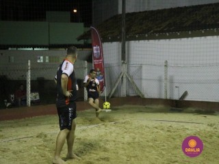 
<a style='margin-left: 5px;' class='btn btn-xs btn-social btn-facebook' href='https://www.facebook.com/sharer/sharer.php?u=https://boladovale.com.br/imgs/800-800-90/conteudo/fotos/1523/img9365.jpg' rel='popup' data-width='500' data-height='400'><i class='fa fa-facebook'></i>Compartilhar <span class='hidden-xs'>no Facebook</span>
</a> 
<a class='btn btn-default btn-xs' target='_blank' href='imgs/800-800-90/conteudo/fotos/1523/img9365.jpg'>
<span class='glyphicon glyphicon-cloud-download'></span> Salvar
</a> 
<span></span>