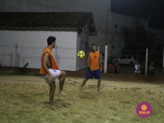 
<a style='margin-left: 5px;' class='btn btn-xs btn-social btn-facebook' href='https://www.facebook.com/sharer/sharer.php?u=https://boladovale.com.br/imgs/800-800-90/conteudo/fotos/1523/img9394.jpg' rel='popup' data-width='500' data-height='400'><i class='fa fa-facebook'></i>Compartilhar <span class='hidden-xs'>no Facebook</span>
</a> 
<a class='btn btn-default btn-xs' target='_blank' href='imgs/800-800-90/conteudo/fotos/1523/img9394.jpg'>
<span class='glyphicon glyphicon-cloud-download'></span> Salvar
</a> 
<span></span>