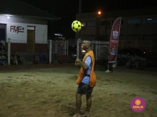 
<a style='margin-left: 5px;' class='btn btn-xs btn-social btn-facebook' href='https://www.facebook.com/sharer/sharer.php?u=https://boladovale.com.br/imgs/800-800-90/conteudo/fotos/1523/img9414.jpg' rel='popup' data-width='500' data-height='400'><i class='fa fa-facebook'></i>Compartilhar <span class='hidden-xs'>no Facebook</span>
</a> 
<a class='btn btn-default btn-xs' target='_blank' href='imgs/800-800-90/conteudo/fotos/1523/img9414.jpg'>
<span class='glyphicon glyphicon-cloud-download'></span> Salvar
</a> 
<span></span>