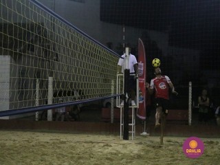 
<a style='margin-left: 5px;' class='btn btn-xs btn-social btn-facebook' href='https://www.facebook.com/sharer/sharer.php?u=https://boladovale.com.br/imgs/800-800-90/conteudo/fotos/1523/img9449.jpg' rel='popup' data-width='500' data-height='400'><i class='fa fa-facebook'></i>Compartilhar <span class='hidden-xs'>no Facebook</span>
</a> 
<a class='btn btn-default btn-xs' target='_blank' href='imgs/800-800-90/conteudo/fotos/1523/img9449.jpg'>
<span class='glyphicon glyphicon-cloud-download'></span> Salvar
</a> 
<span></span>