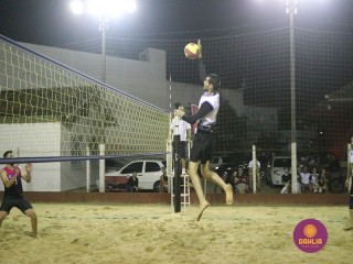 
<a style='margin-left: 5px;' class='btn btn-xs btn-social btn-facebook' href='https://www.facebook.com/sharer/sharer.php?u=https://boladovale.com.br/imgs/800-800-90/conteudo/fotos/1524/img9600.jpg' rel='popup' data-width='500' data-height='400'><i class='fa fa-facebook'></i>Compartilhar <span class='hidden-xs'>no Facebook</span>
</a> 
<a class='btn btn-default btn-xs' target='_blank' href='imgs/800-800-90/conteudo/fotos/1524/img9600.jpg'>
<span class='glyphicon glyphicon-cloud-download'></span> Salvar
</a> 
<span></span>