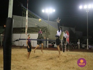 
<a style='margin-left: 5px;' class='btn btn-xs btn-social btn-facebook' href='https://www.facebook.com/sharer/sharer.php?u=https://boladovale.com.br/imgs/800-800-90/conteudo/fotos/1524/img9608.jpg' rel='popup' data-width='500' data-height='400'><i class='fa fa-facebook'></i>Compartilhar <span class='hidden-xs'>no Facebook</span>
</a> 
<a class='btn btn-default btn-xs' target='_blank' href='imgs/800-800-90/conteudo/fotos/1524/img9608.jpg'>
<span class='glyphicon glyphicon-cloud-download'></span> Salvar
</a> 
<span></span>