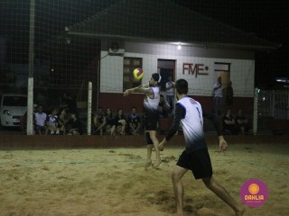 
<a style='margin-left: 5px;' class='btn btn-xs btn-social btn-facebook' href='https://www.facebook.com/sharer/sharer.php?u=https://boladovale.com.br/imgs/800-800-90/conteudo/fotos/1524/img9609.jpg' rel='popup' data-width='500' data-height='400'><i class='fa fa-facebook'></i>Compartilhar <span class='hidden-xs'>no Facebook</span>
</a> 
<a class='btn btn-default btn-xs' target='_blank' href='imgs/800-800-90/conteudo/fotos/1524/img9609.jpg'>
<span class='glyphicon glyphicon-cloud-download'></span> Salvar
</a> 
<span></span>